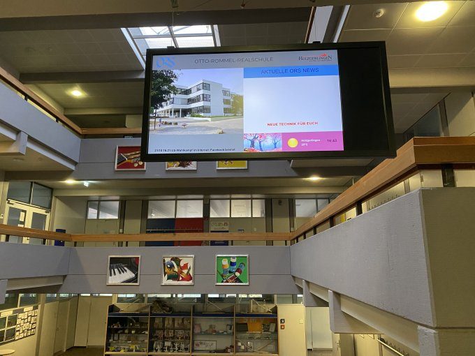 Main-NoviSign-school-TV-display